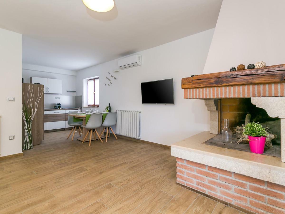 Pool Premium Apartment Vrsar Bagian luar foto