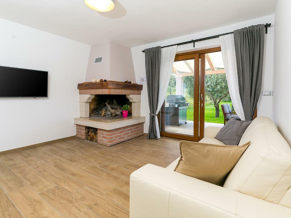 Pool Premium Apartment Vrsar Bagian luar foto