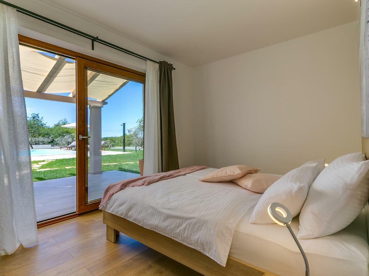 Pool Premium Apartment Vrsar Bagian luar foto