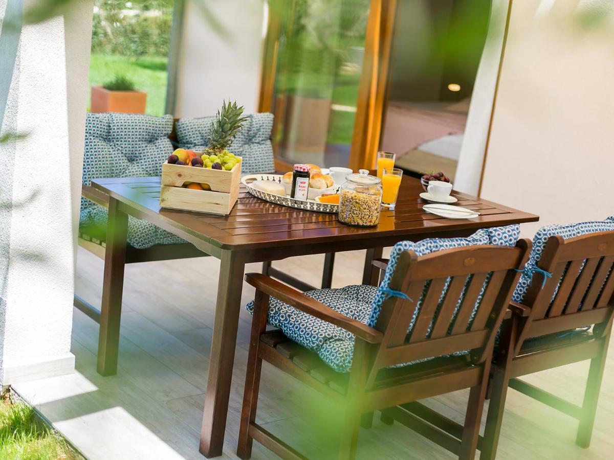 Pool Premium Apartment Vrsar Bagian luar foto