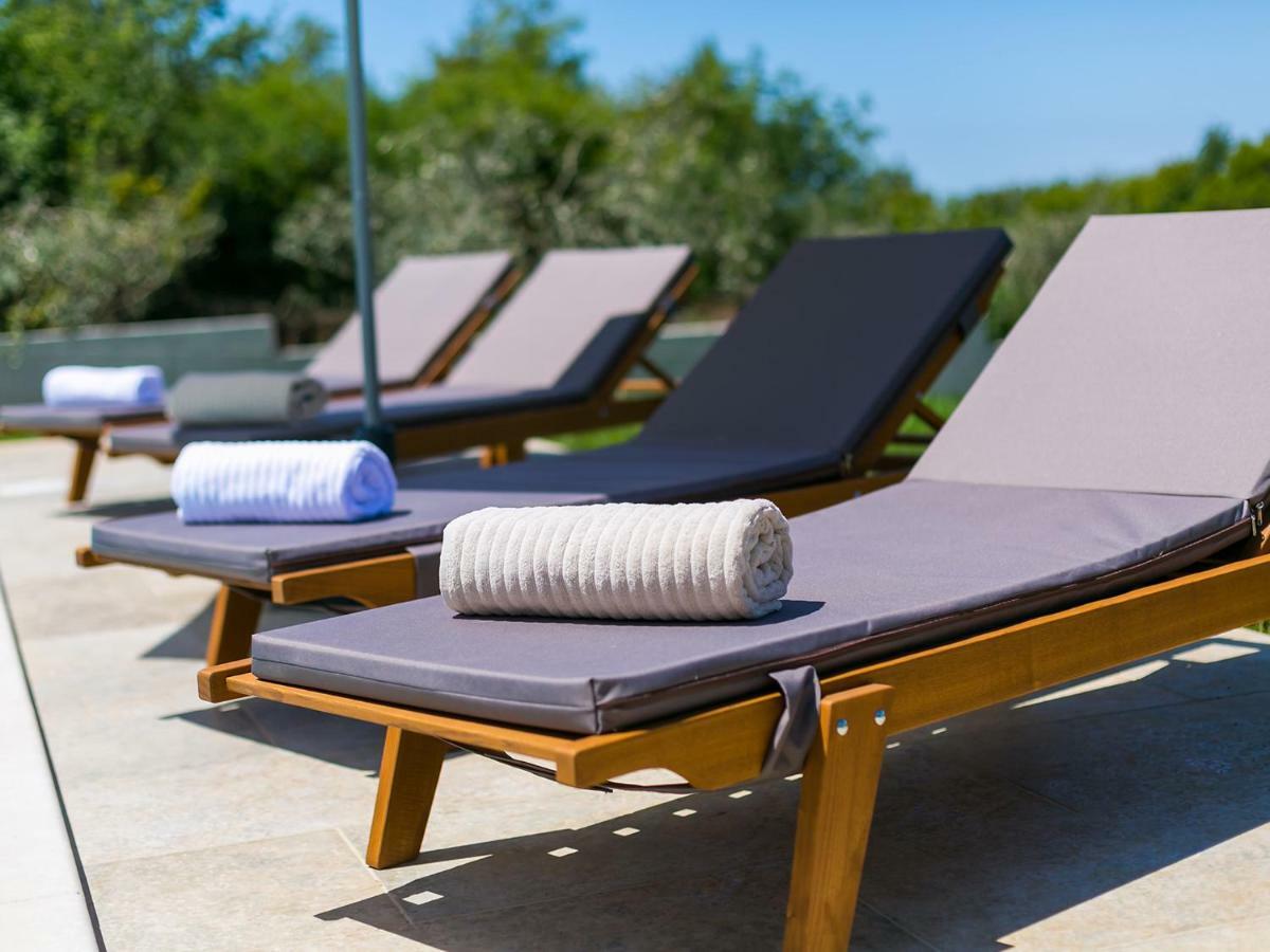 Pool Premium Apartment Vrsar Bagian luar foto