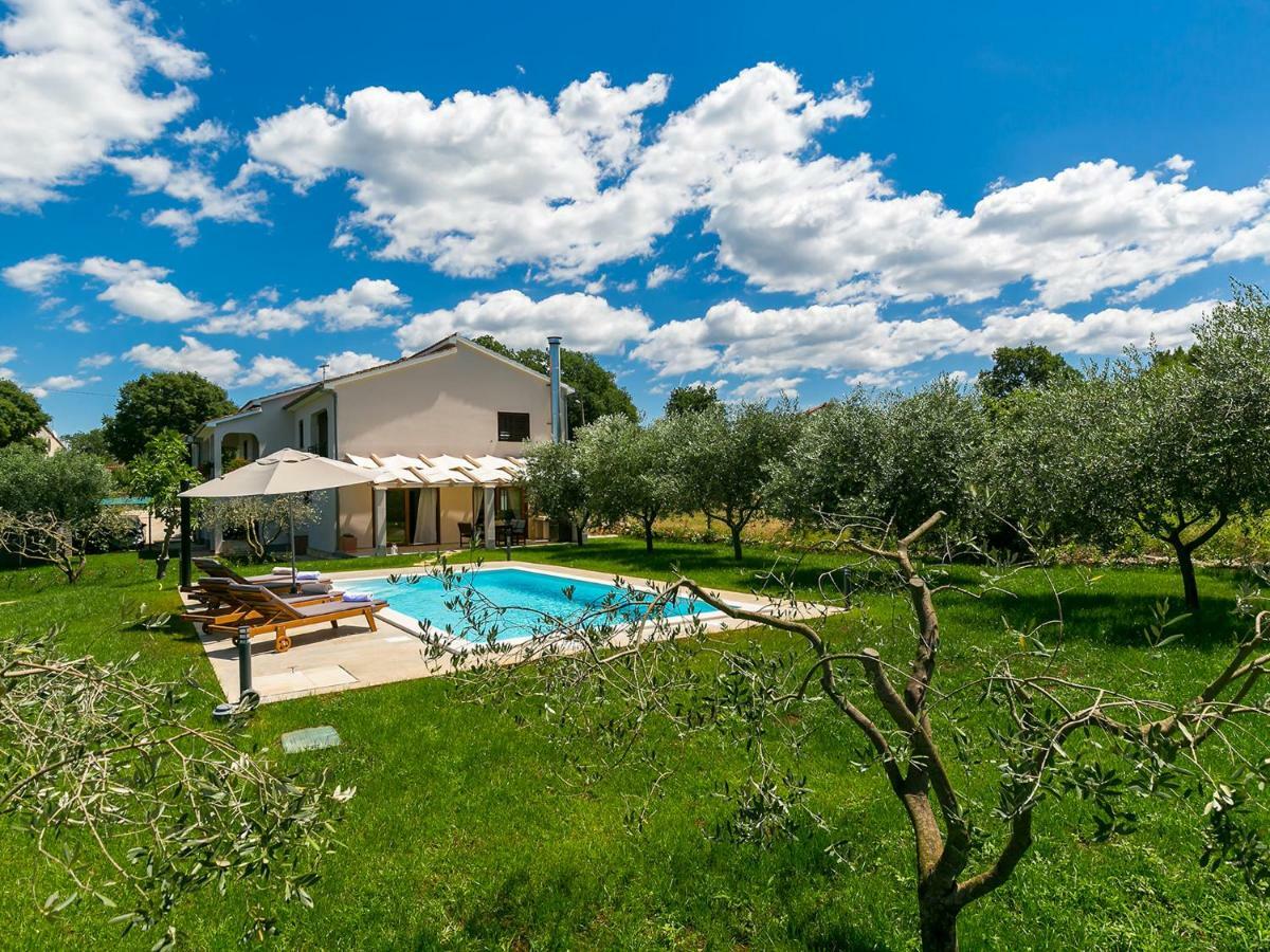 Pool Premium Apartment Vrsar Bagian luar foto