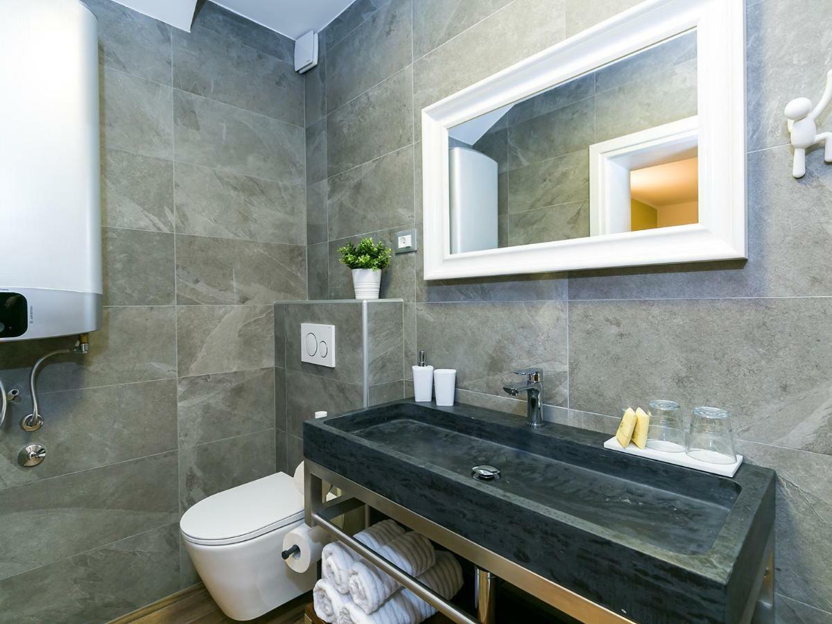 Pool Premium Apartment Vrsar Bagian luar foto
