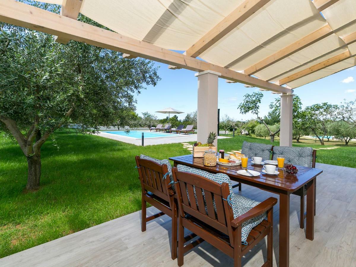 Pool Premium Apartment Vrsar Bagian luar foto